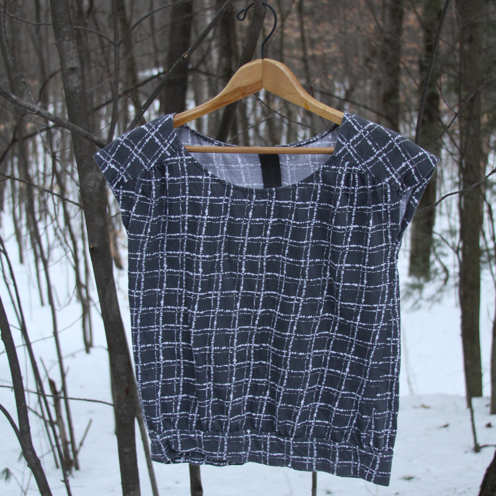 Sleeveless patterned top - 100% Cotton